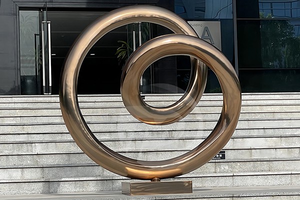 Modern Stainless Steel Spiral Sculpture – Luxury Bronze Abstract Art for Outdoor & Indoor Spaces  Modern Stainless Steel Spiral Sculpture – Luxury Bronze Abstract Art for Outdoor & Indoor Spaces